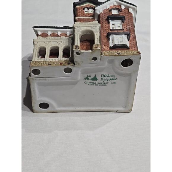 Vtg Dickens Keepsake Porcelain Red Brick Lighted House O’Well Balcony Turret Box - Picture 3 of 7